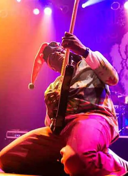 how to play guitar solos for beginners