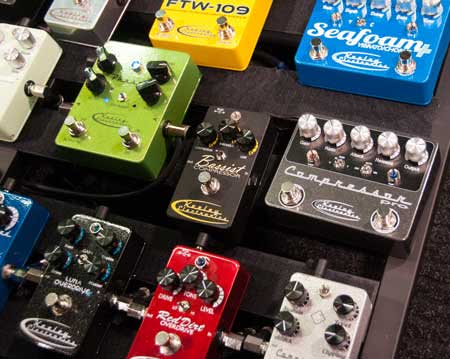 guitar effect pedals board