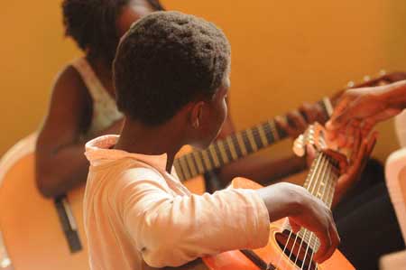 learning how to learn play the guitar